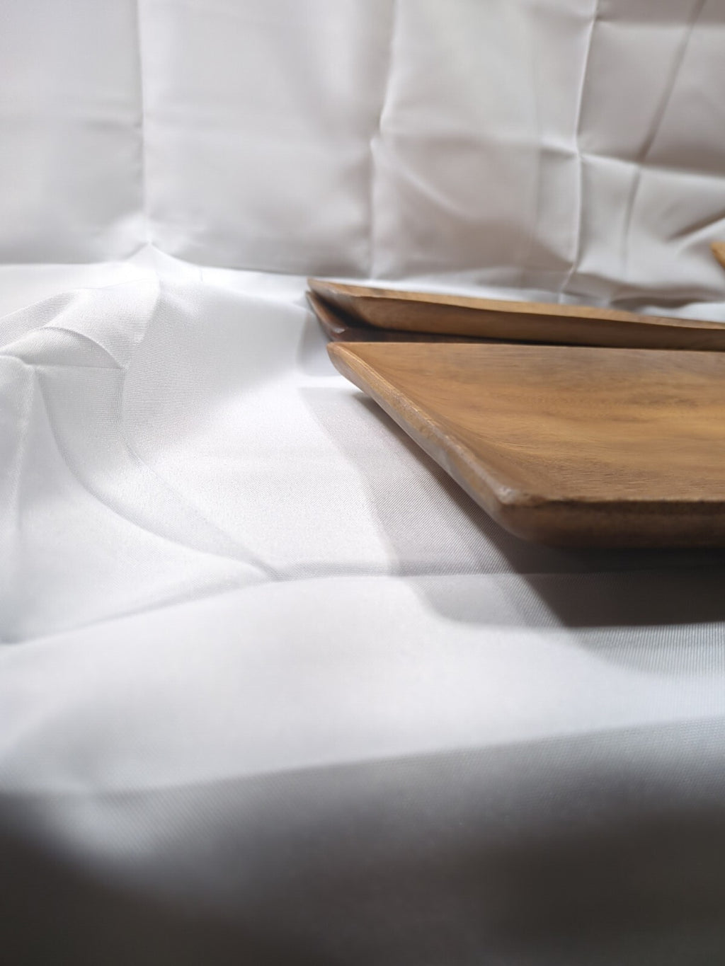Acacia Wooden Plates – Set of 6, 10 Inch Square Rustic Wood Platters