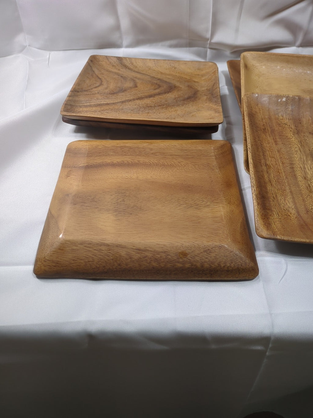 Acacia Wooden Plates – Set of 6, 10 Inch Square Rustic Wood Platters